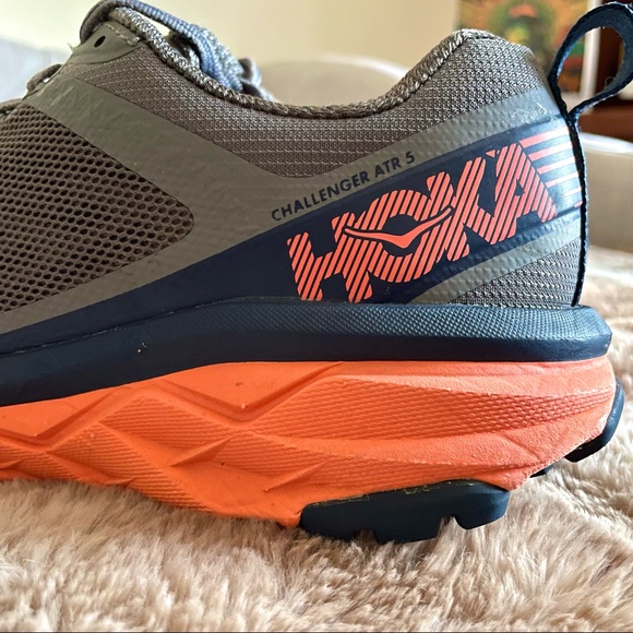 SOLD — HOKA ONE ONE - WOMEN’S CHALLENGER ATR 5 RUNNING SNEAKER. Size 7.5-8 - Picture 1 of 9